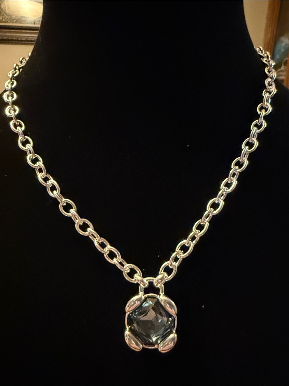 UNO de 50 Charisma Necklace with blue Faceted Pendant
